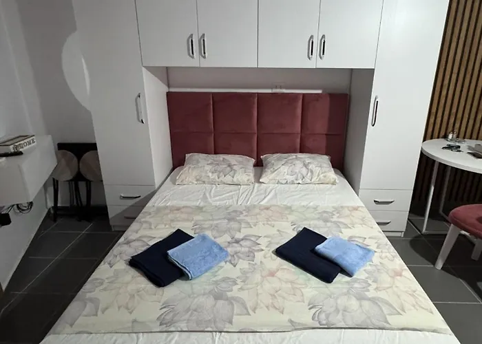 Apartman Golem * Golem (Tirana)
